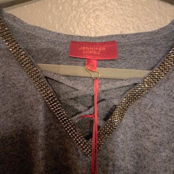 NWT Jennifer Lopez Gray Sweater Size Medium - Picture 2 of 3